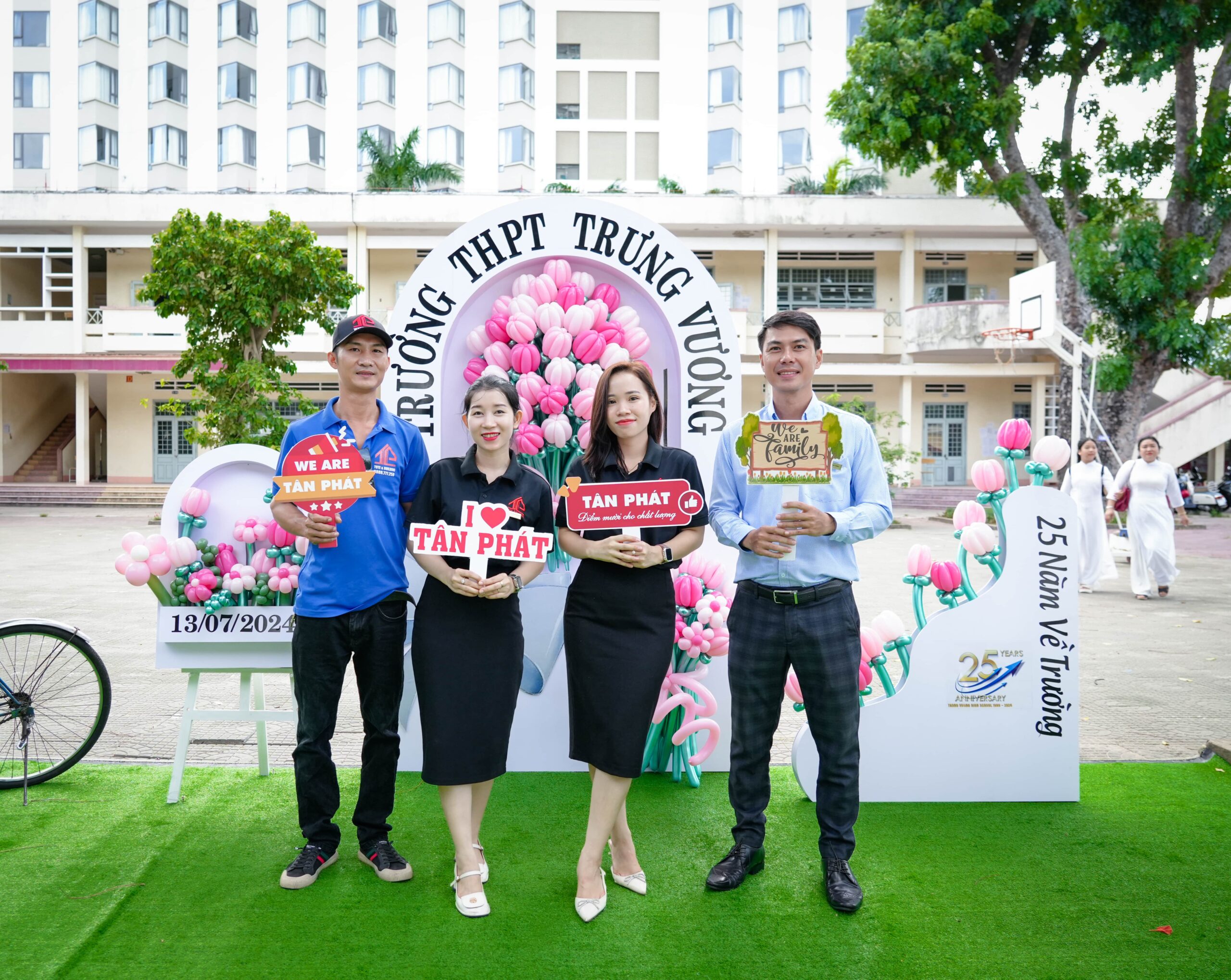 Đội ngũ Tân Phát Tote & Building tại THPT Trưng Vương