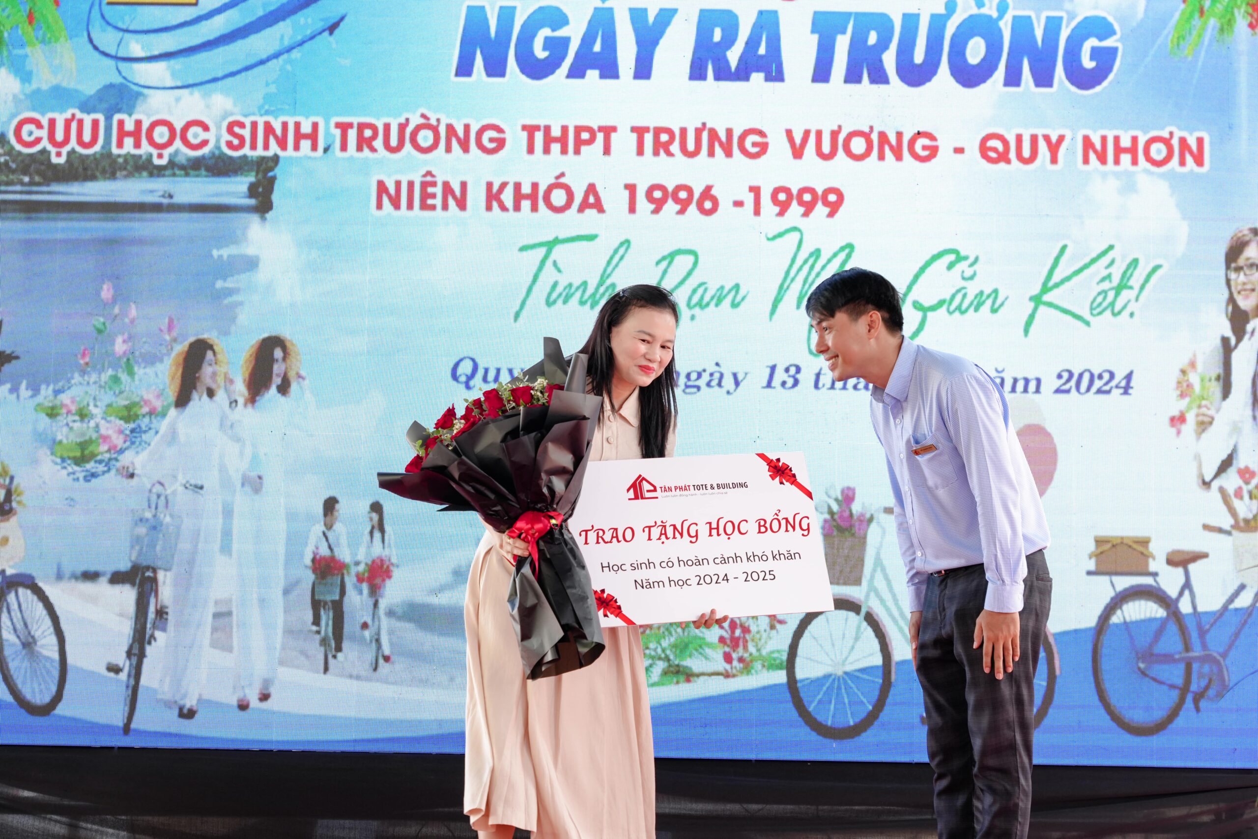 Tân Phát trao tặng học bổng cho các em học sinh có hoàn cảnh khó khăn