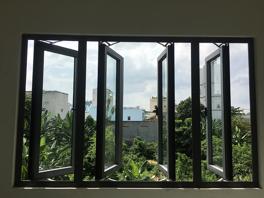 Trổ cửa sổ cần đảm bảo khoảng cách hợp lý với nhà hàng xóm