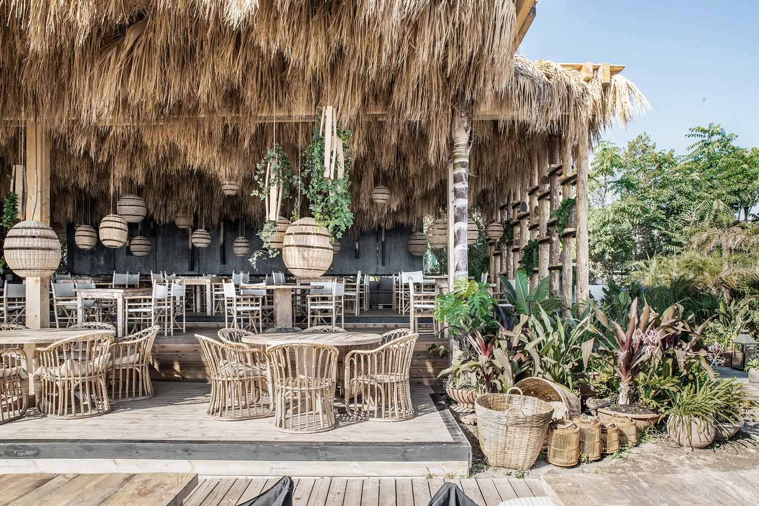 thiet-ke-quan-cafe-san-vuon-3